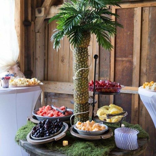 palm tree fruit display