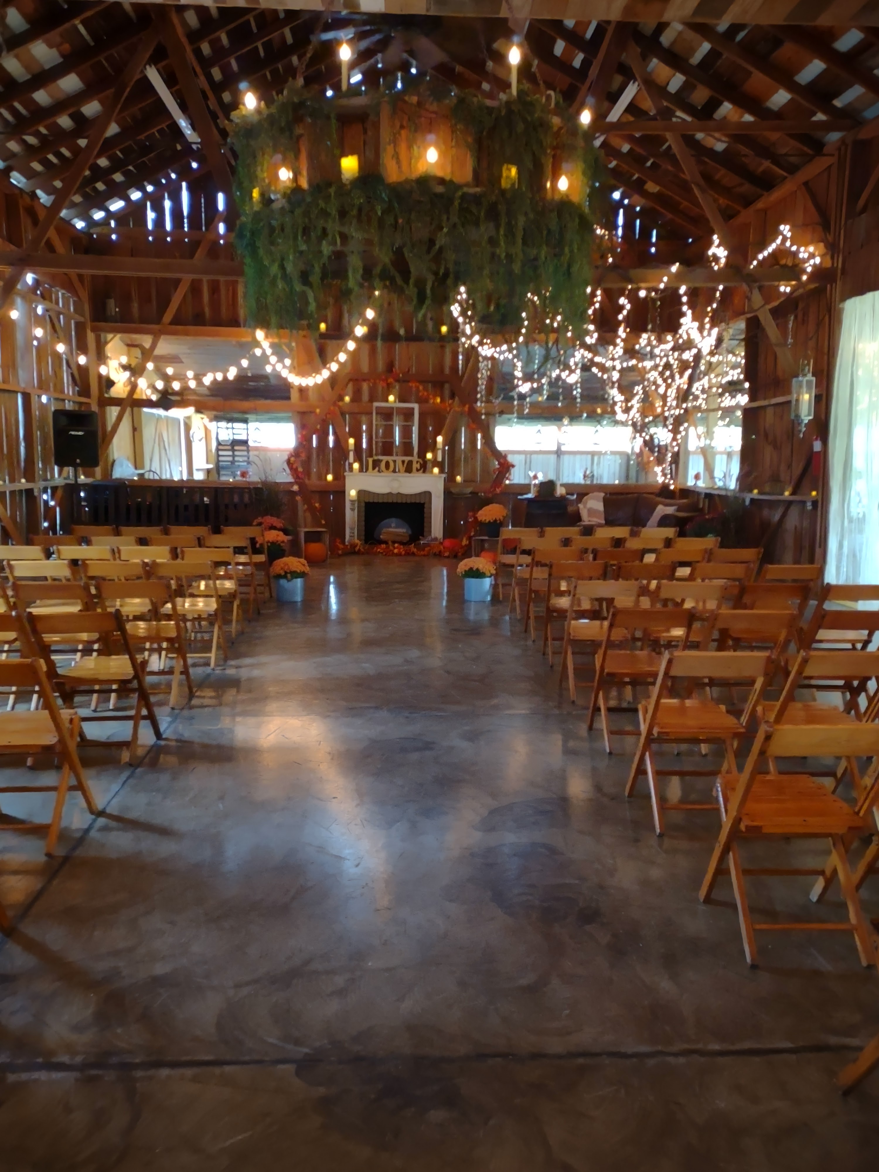 fall themed wedding at the palm tree venue